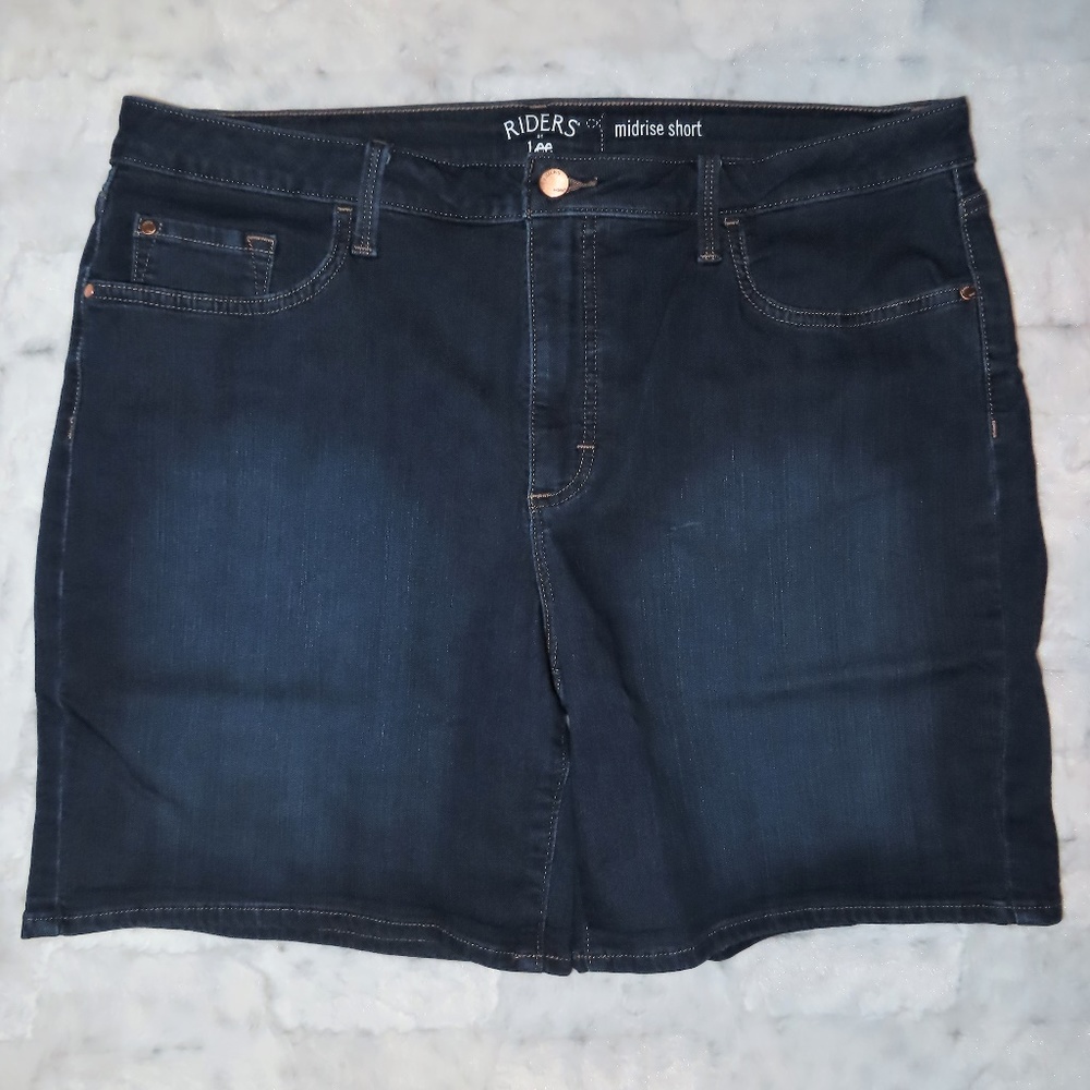 RIDERS BY LEE MIDRISE JEAN SHORT SIZE 18M DARKWASH